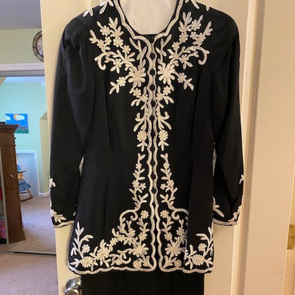 Detailed Skirt Suit